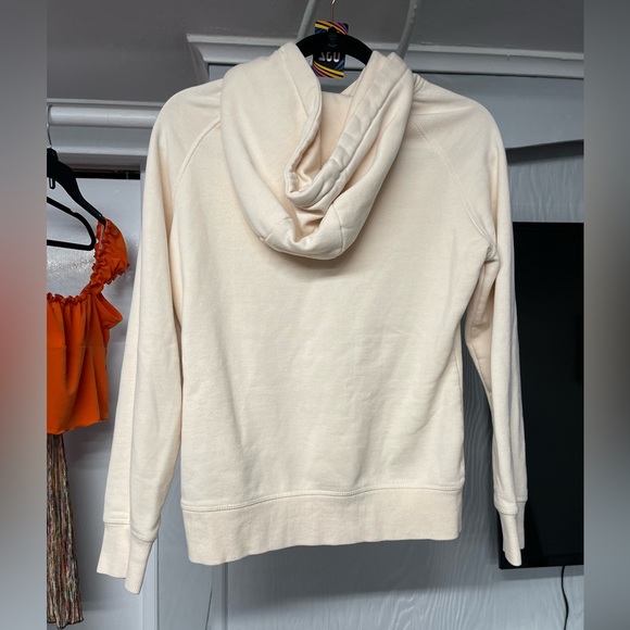 32. Gymshark Hoodie - Picture 2 of 4